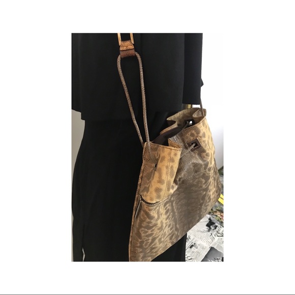 ‼️SALE Gucci Snakeskin Purse with Chain Strap w/ Dust Bag Like New! - Picture 7 of 11